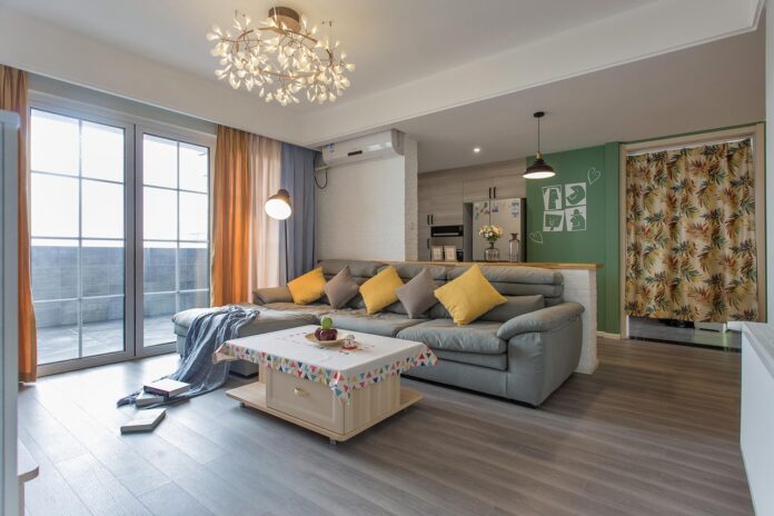 indoors-5680423_1280