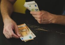 La Casa del TPV analiza la huelga del TPV: autónomos optan por el pago en efectivo en toda España