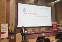 Ignacio Campoy enseña en la Universidad de Almería los 8 hábitos para convertirse en un líder influyente