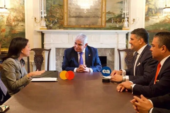 andres_farrugia_caja_de_ahorros_mastercard